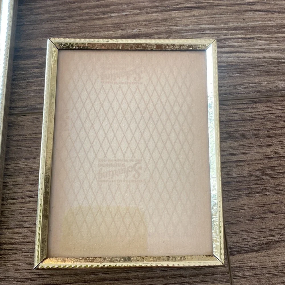 2 intercraft vintage gold-tone metal photo frame with back easel frame. Art deco